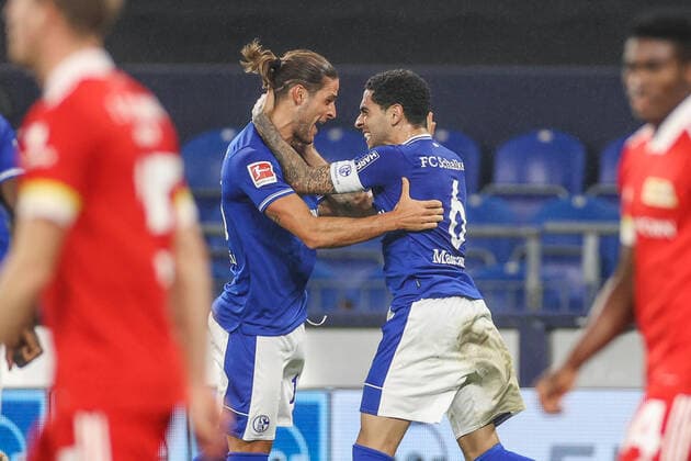 FC Schalke 04 Union Berlin 18 10 2020, Football, Season 2020 2021, 1 Bundesliga, 4 Matchday, FC Schalke 04 Union Berlin, v l Goncalo Paciencia FC Schalke 04 , Omar Mascarell FC Schalke 04 Photo Tim Rehbein RHR FOTO Pool Gelsenkirchen Veltins Arena NRW Germany Poolfoto Tim Rehbein RHR-FOTO Pool ,EDITORIAL USE ONLY