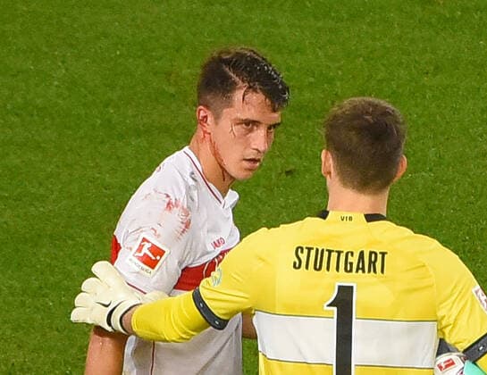 23 10 2020, xhbx, Fussball 1 Bundesliga, VfB Stuttgart 1 FC Koeln emspor, v l Marc Oliver Kempf VfB Stuttgart injured, injury,,, Gregor Kobel VfB Stuttgart DFL DFB REGULATIONS PROHIBIT ANY USE OF PHOTOGRAPHS as IMAGE SEQUENCES and or QUASI VIDEO Stuttgart