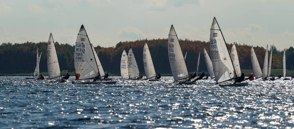 German Championship of the Contender Class 2020 Sailing boats of the Contender class, sailing on the Cospuden Lake near Leipzig to the International German Championship of the Contender Class 2020 The competitions of the one-handed trapeze dinghy will take place from 23 25 10 2020 Markkleeberg Cospuden Sachsen Germany