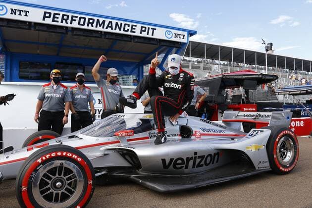 October 24, 2020, St. Petersburg, Florida, USA: IndyCar, Indy Car, IRL, USA driver Will Power celebrates with his team after qualifying at the pole position during the Firestone Grand Prix of St. Petersburg on Saturday, Oct. 24, 2020 in St. Petersburg. St. Petersburg USA - ZUMAs70_ 20201024_zan_s70_060 Copyright: xLuisxSantanax