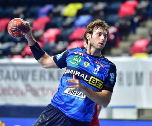 25 10 2020 Handball 1 Bundesliga LIQUI MOLY HBL Season 2020 2021 05 Matchday HC Erlangen Metropolitan Region Nuremberg HCE Rhein Neckar Leuven OGo Uwe Gensheimer 3, Rhein Neckar Leuven at the 7 meter