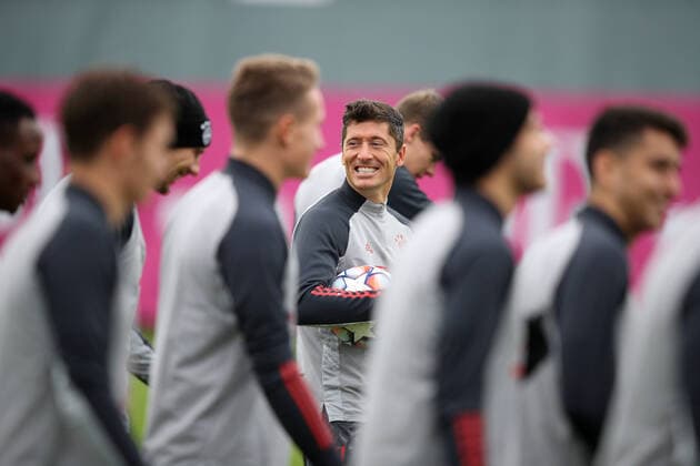 Robert LEWANDOWSKI Bayern Muenchen is in a good mood,laughing,laughing,laughing,optimistic,good-humoured,final training on 26 10 2020 before the CL game FC Lokomotive Moscow FC Bayern Muenchen Football Champions League,Group A, Group stage,2 match day, am 27 10 2020 DFL REGULATIONS PROHIBIT ANY USE OF PHOTOGRAPHS AS IMAGE SEQUENCES AND OR QUASI VIDEO FotoAdam Pretty Getty Images FC Bayern Muenchen via SVEN SIMON Fotoagentur Football Champions League FC Locomotive Moscow FC Bayern Muenchen SVEN SIMON