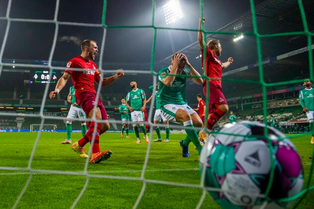 Football 1 Bundesliga, Season 2020 2021, 7 Matchday, SV Werder Bremen 1 FC Köln on 07 11 2020 at Weserstadion in Bremen Bremen Niklas Moisander scores his own goal for the 0 1 DFL REGULATIONS PROHIBIT ANY USE OF PHOTOGRAPHS AS IMAGE SEQUENCES AND OR QUASI VIDEO Copyright: xNeundorf Kirchnerx