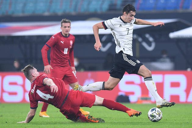 International football match Germany Czech Republic on 11 11 2020 in the Red Bull Arena in Leipzig Jakub Brabec Czech Republic , left Florian Neuhaus Germany , right DFB regulations prohibit any use of photographs as image sequences and or quasi video xRx