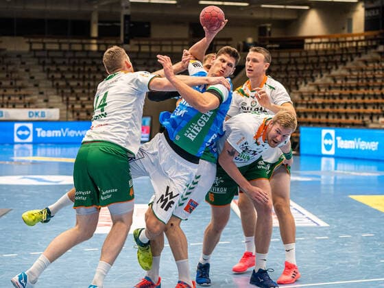Sebastian Heymann Frisch Auf Goeppingen 10 against Lenny Rubin HSG Wetzlar, 44 , Frisch Auf Goeppingen vs HSG Wetzlar, 1 Bundesliga, Handball, Men, 22 11 2020 Frisch Auf Goeppingen vs HSG Wetzlar, 1 Bundesliga, Handball, Men, 22 11 2020 Göppingen Copyright: xEibner-Pressefotox EP_mst