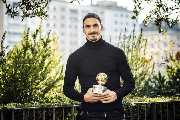 Zlatan Ibrahimovic won Swedish football s Golden Ball 2020 for a record extending 12th time in an online awards ceremony held in Stockholm, Sweden, on Monday November 24, 2020 Zlatan was photgraphed in Milan with the award Milano ITALY x2512x,  Copyright: xORRExPONTUS Aftonbladetx ZLATAN IBRAHIMOVIC