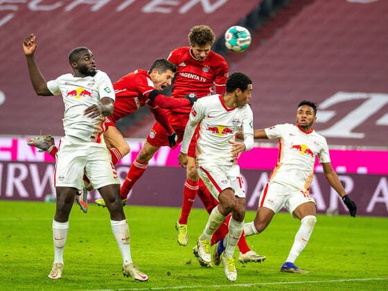 GER, FC Bayern Muenchen vs. Rasenball Sport Leipzig, football, Bundesliga, 10 matchday, season 2020 2021, 05 12 2020 Goal to the 3 3 by Thomas Mueller FC Bayern Muenchen 25 , GER, FC Bayern Muenchen vs. Rasenball Sport Leipzig, football, Bundesliga, 10 matchday, season 2020 2021, 05 12 2020, DFB DFL regulations prohibit any use of photographs as image sequences and or quasi video , Foto EIBNER Sascha Walther POOL Muenchen Allianz Arena Bayern Deutschland Poolfoto EIBNER Sascha Walther POOL ,EDITORIAL USE ONLY
