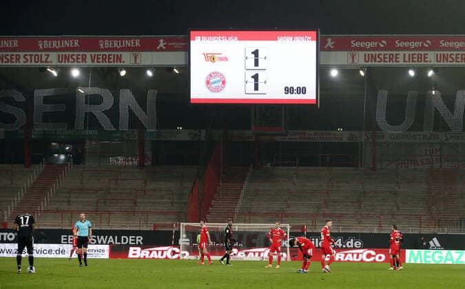 Scoreboard with final result 1 1 Sport Football Football DFL Bundesliga Men Season 2020 2021 12 12 2020 1 FC Union Berlin FCU vs FC Bayern Munich FCB Ghost game because of Corona Covid 19 DFL regulations prohibit any use of photographs as image sequences and or quasi video
