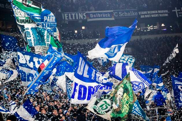 Gelsenkirchen, Germany 02 February 2019 1 BL 18 19 FC Schalke 04 vs Bor Moenchengladbach FC Schalke 04 fans throw confetti for the match Feature symbol symbol photo characteristic detail Fankurve fans fan block DFL regulations prohibit any use of photographs as image sequences and or quasi video 1 BL 18 19 FC Schalke 04 vs Bor Moenchengladbach mell