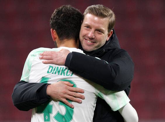 Florian Kohfeldt coach, Werder Bremen with the winning goal scorer Eren Sami Dinkci 43, Werder Bremen , Football, 1 Bundesliga, 13 Matchday, 1 FSV Mainz 05 SV Werder Bremen, 19 12 2020, Opel Arena, Mainz, Germany, zmdz, DFB DFL regulations prohibit any use of photographs as image sequences and or quasi video 1 FSV Mainz 05 SV Werder Bremen