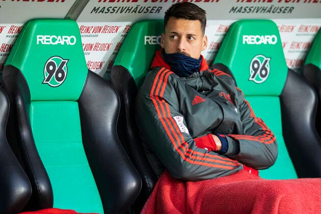 Hannover, Germany 15 December 2018 1 BL 18 19 Hannover 96 vs FC Bayern Muenchen Sandro Wagner FC Bayern Munich Muenchen on the bench in Hannover Feature Symbol Symbol Photo Characteristic Detail Portrait Face DFL regulations prohibit any use of photographs as image sequences and or quasi video 1 BL 18 19 Hannover 96 vs FC Bayern Muenchen mell