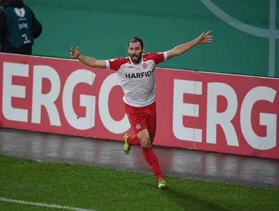 DFB regulations prohibit any use of photographs as image sequences and or quasi-video.