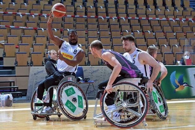 03 02 2021, xovx, wheelchair basketball, 1 Bundesliga, RSV Lahn Dill Rhine River Rhinos Wiesbaden v l Brian Bell RSV Lahn Dill , Andre Hopp Rhine River Rhinos Wiesbaden , Simon Brown RSV Lahn Dill , Jim Palmer Rhine River Rhinos Wiesbaden Wetzlar Rittal Arena Hessen Germany EN