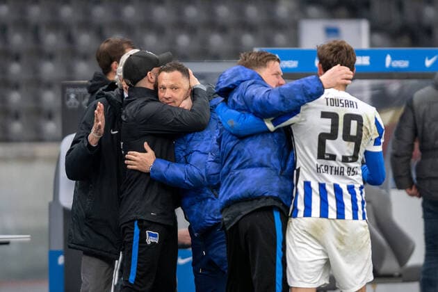 Football Berlin 06 03 2021 Season 2020 2021 1 Bundesliga DFL Hertha BSC Berlin FC Augsburg cheering after the match victory Pal Dardai Hertha BSC, coach 2 v li Admir Hamzagic li