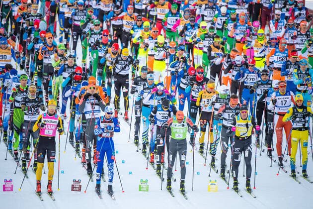 210307 The men start during the Vasaloppet on March 7, 2021 in Mora,  Copyright: SIMONxHASTEGARD BB210307SH001