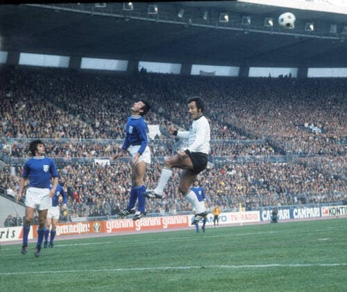 European Championship Qualification 75 76 FRG Germany Greece 1 1 11 10 1975 in Düsseldorf penalty area scene header Erwin Kostedde Deut HM