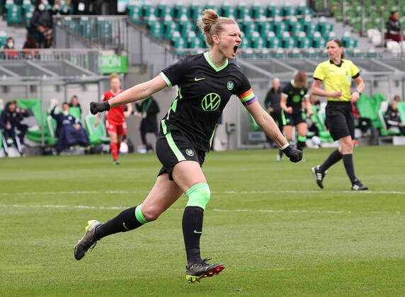 Cup HF VfL Women vs Bayern Munich Football, Women, Season 20 21, DFB Cup, Semi Final, VfL Wolfsburg vs FC Bayern Munich, Picture shows Wolfsburg cheering Alexandra Popp VfL, 11 cheers after her goal to make it 1 0 for VfL Wolfsburg.