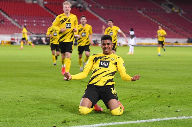 Football 1 Bundesliga Season 2020 2021 28 Matchday VfB Stuttgart Borussia Dortmund 10 04 2021 JUBEL Borussia Dortmund Goalscorer to 3 2 Ansgar Knauff