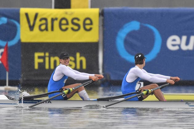 Bilder des Jahres 2021, Sport 04 April April 11, 2021, Varese, Italy: Varese, Italy, Varese, April 11, 2021, Luca Chiumento, Nicolo Carucci (Italy), Men s Double Sculls during European Rowing Championships 2021 - Canoying Canoying - European Rowing Championships 2021 , varese, Italy - ZUMAl164 20210411_zsa_l164_009 Copyright: xDaniloxVigox