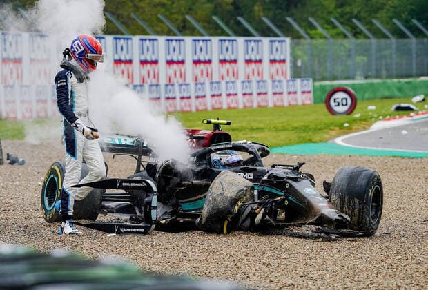 Formula 1 Pirelli Gran Premio Del Made In Italy E Dell emilia Romagna 2021 race 18 04 2021, Autodromo Enzo e Dino Ferrari, Imola, Formula 1 Pirelli Gran Premio Del Made In Italy E Dell emilia Romagna 2021 race ,in the picture George Russel GBR 63 , Williams Racing, Valtteri Bottas FIN 77 , Mercedes AMG Petronas Formula One Team Crash accident damage nordphotoxGmbHx xBratic nph00250