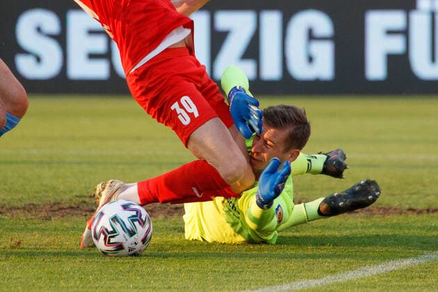 Goalkeeper Marco HILLER 1 1860 thwarts scoring chance Soccer, 1860 Muenchen Viktoria Koeln 1 1, 3 Liga, 2020 2021 season, on 20 4 2021 in Munich, S T A D I O N A N D E R G R U E N W A L D E R S T R A S S E, Germany Source Copyright Credit Oryk HAIST xx