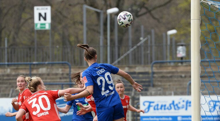 Football, Women, 2020 2021 season, 1 Bundesliga 18 matchday , 1 FFC Turbine Potsdam FC Bayern Munich, v l Carolin Simon FC Bayern Munich , Selina Cerci 1 FFC Turbine Potsdam , 21 04 2021, Copyright: xSebastianxRäppoldx xMatthiasxKox