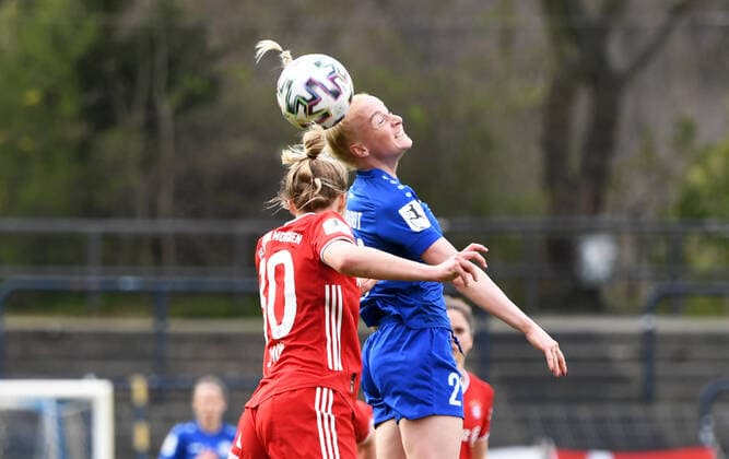 Football, Women, 2020 2021 season, 1 Bundesliga 18 matchday , 1 FFC Turbine Potsdam FC Bayern Munich, v l Carolin Simon FC Bayern Munich , Anna Gerhardt 1 FFC Turbine Potsdam , 21 04 2021, Copyright: xSebastianxRäppoldx xMatthiasxKox