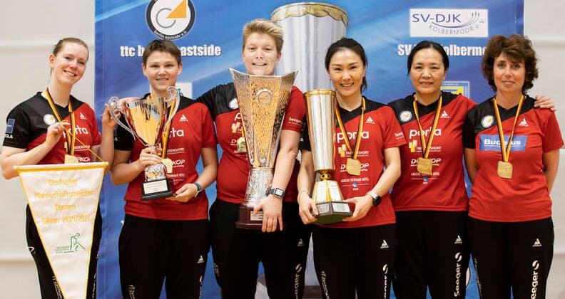 Table Tennis 1 Bundesliga, Season 2020 2021, 3 Play off Final, TTC Berlin eastside SV DJK Kolbermoor on 25 04 2021 in Berlin Berlin German Champion TTC Berlin eastside f l n r Britt Eerland, Nina Mittelham, Jessica Göbel, Shan Xiaona, Ding Yaping, Irina Palina Copyright: xKirchner MarcoxSteinbrennerx