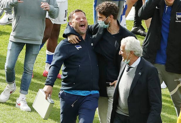 Coach Pal Dardai, sport director Arne Friedrich joy emotion jubilation after class preservation sports football soccer DFL Bundesliga men season 2020 2021 15 05 2021 Hertha BSC Berlin vs 1 FC Köln ghost match due to Corona Covid 19