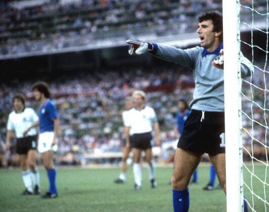 Football World Cup 1982 FINALE Italy Germany 3 1 in Madrid on 11 07 1982 Goalkeeper Dino Zoff ITA at the post shows HM