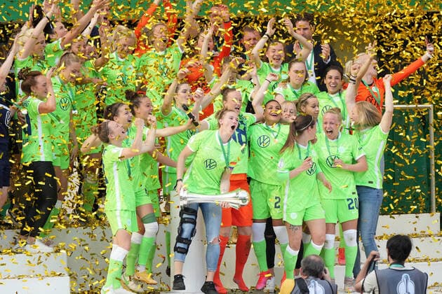GER, DFB Pokal, 1 FFBL Eintracht Frankfurt vs VfL Wolfsburg 30 05 2021, Rheinenergie Stadion, Koeln, GER, DFB Pokal, 1 FFBL Eintracht Frankfurt vs VfL Wolfsburg, in the picture the Wolfsburg women are happy with their cup nordphotoxGmBHx xMeuter nph00351