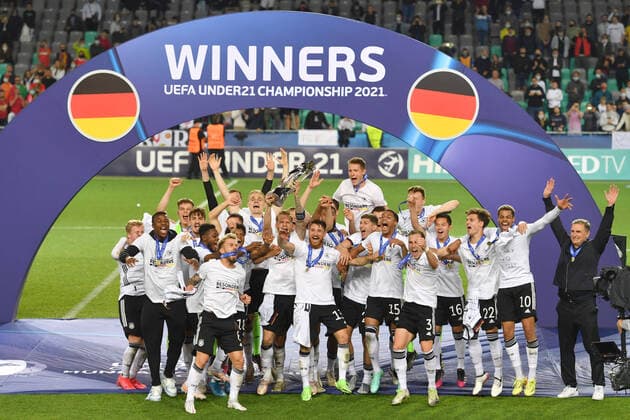 Team photo,team,team photo with the cup,cup,trophy,jubilation,joy,enthusiasm,victory ceremony Germany Portugal 1 0,Football U 21,FINALE UEFA Under21 European Championship 2021 in Hungary Slovenia on 06 06 2021in Ljubljana, Stadium Stozice