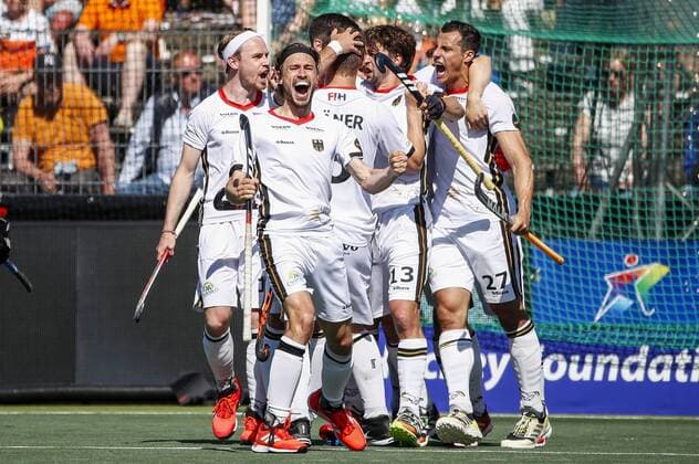 AMSTELVEEN Players of Germany celebrate the 2 2 of Florian Fuchs of Germany during the European Hockey Championship match between Germany and the Netherlands at the Wagener Stadium on June 6, 2021 in Amstelveen ANP WILLEM VERNES Amstelveen xVIxHollandsexHoogtex xxANPxIVx 432248265