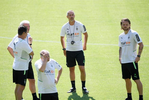 v r , Co Trainer Eugen Polanski Borussia Moenchengladbach , Trainer Adi Hütter Borussia Moenchengladbach , Co Trainer Armin Reutershahn Borussia Moenchengladbach , Co Trainer Christian Peintinger Borussia Moenchengladbach , front Oliver Neuville Borussia Moenchengladbach 03 07 2021, Football GER, Season 2021 2022, 1 Bundesliga, Training kick-off Borussia Mönchengladbach at Borussia Park, , Photo Weis TEAM2sportphoto Moenchengladbach Nordrhein Westfalen Germany Team2