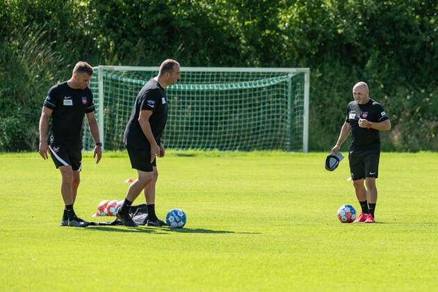 Dieter Jarosch 1 FC Heidenheim, Co Trainer , Frank Schmidt 1 FC Heidenheim, Head Coach and Bernhard Raab 1 FC Heidenheim, Co Trainer 1 FC Heidenheim, Football, 2 Bundesliga, Training Camp Aigen Schlaegl AUT, Season 2021 2022, 08 07 2021 DFL DFB REGULATES PROHIBIT ANY USE OF PHOTOGRAPHS as IMAGE SEQUENCES and or QUASI VIDEO 1 FC Heidenheim, Football, 2 Bundesliga, Training Camp Aigen Schlaegl AUT, Season 2021 2022, 08 07 2021 Aigen Schlaegl Copyright: xEibnerxPressefotox xHeikexFeinerx EP_HFR