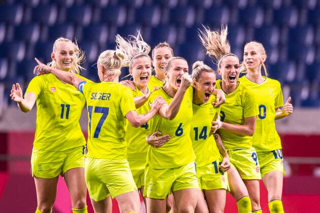 210730 Magdalena Eriksson of Sweden celebrate with teammates after scoring the 1 0 goal in the women s football match between Sweden and Japan at the Tokyo 2020 Olympic Games on July 30, 2021 in Tokyo Photo Daniel Stiller BILDBYRAN kod DS JL0146 bbeng fotboll football soccer fotball olympic games olympics os ol olympic games olympic games tokyo2020 tokyo 2020 tokyo os tokyo ol sweden sweden japan,  Copyright: DANIELxSTILLER BB210730DS057