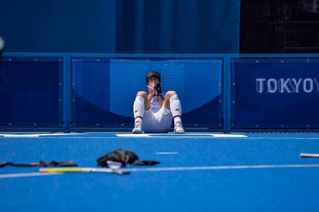 Lukas WINDFEDER GER sits dejectedly on the sidelines after the final whistle, buries his face in his hands Hockey men, 3rd place match, Germany GER India IND 4 5 Summer Olympics 2020, from 23 07 08 2021 in Tokyo Japan