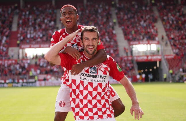 Stefan Bell 16, Mainz 05 celebrate their goal that doesnt count, Football, 1 Bundesliga, 1 Matchday, 1 FSV Mainz 05 RB Leipzig, 15 08 2021, Mewa Arena, Mainz, Germany, zmdz, DFB DFL regulations prohibit any use of photographs as image sequences and or quasi video 1 FSV Mainz 05 RB Leipzig