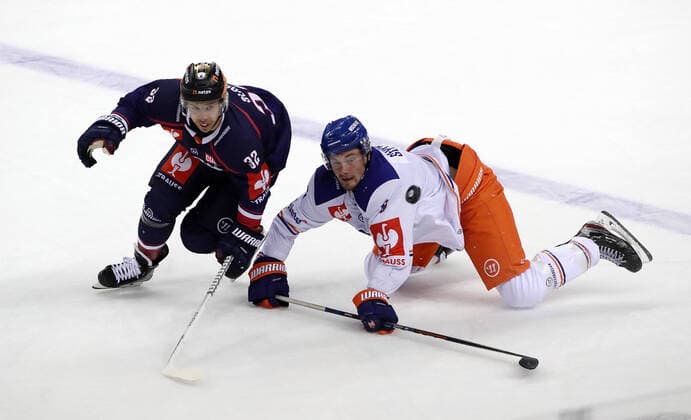 Kevin Clark, Mikael Seppala action game scene duel sport ice hockey CHL Champions Hockey League season 2021 2022 27 08 2021 EHC Eisbären Berlin EBB vs Tappara Tampere