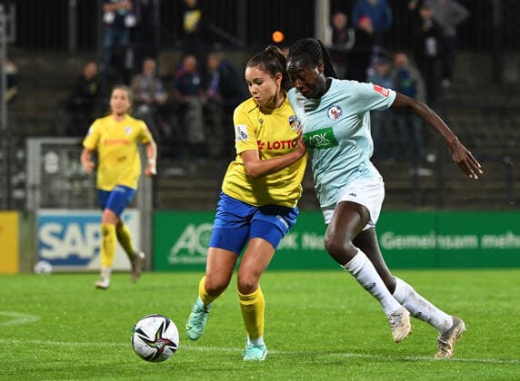 Football, Women, 2021 2022 season, 1 Bundesliga 2 matchday , 1 FFC Turbine Potsdam FC Carl Zeiss Jena, v l Samira Sahraouni FC Carl Zeiss Jena , Teninsoun Sissoko 1 FFC Turbine Potsdam , 03 09 2021, Copyright: xSebastianxRäppold MatthiasxKochx
