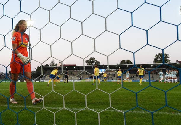 Football, Women, Season 2021 2022, 1 Bundesliga 2 Matchday , 1 FFC Turbine Potsdam FC Carl Zeiss Jena, Goalkeeper Inga Schuldt FC Carl Zeiss Jena , Disappointment after conceding goal to 1 0 by Sara Holmgaard not in picture, 1 FFC Turbine Potsdam , right cheers Potsdam, 03 09 2021, Copyright: xSebastianxRäppold MatthiasxKochx