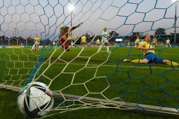 Football, Women, 2021 2022 season, 1 Bundesliga 2 matchday , 1 FFC Turbine Potsdam FC Carl Zeiss Jena, Marie Höbinger not in picture, 1 FFC Turbine Potsdam scores the goal to 3 0 against goalkeeper Inga Schuldt FC Carl Zeiss Jena and Anja Heuschkel FC Carl Zeiss Jena , 03 09 2021, Copyright: xSebastianxRäppold MatthiasxKochx