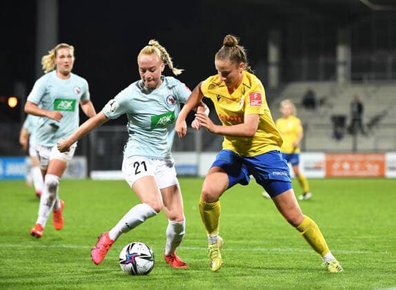 Football, Women, 2021 2022 season, 1 Bundesliga 2 matchday , 1 FFC Turbine Potsdam FC Carl Zeiss Jena, v l Anna Gerhardt 1 FFC Turbine Potsdam , Nicole Woldmann FC Carl Zeiss Jena , 03 09 2021, Copyright: xSebastianxRäppold MatthiasxKochx