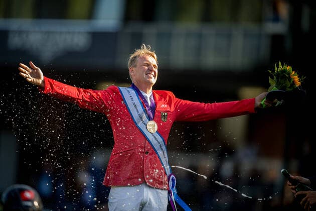 210905 Andre Thieme of Germany celebrates after winning gold in the individual final on day 5 of the Equestrian FEI Jumping European Championship on September 5, 2021 in Riesenbeck Photo Petter Arvidson BILDBYRAN kod PA PA0268 fei jumping european championship ridsport equestrian horse jumping jumping bbeng hoppning hästhoppning em jubel,  Copyright: PETTERxARVIDSON BB210905PA074