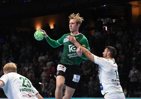 Handball, men, season 2021 2022, 1 Bundesliga 1 matchday , Füchse Berlin HSG Wetzlar, v l Magnus Fredriksen HSG Wetzlar , Marian Michalczik Füchse Berlin , Felix Danner HSG Wetzlar , 09 09 2021, Copyright: xSebastianxRäppold MatthiasxKochx