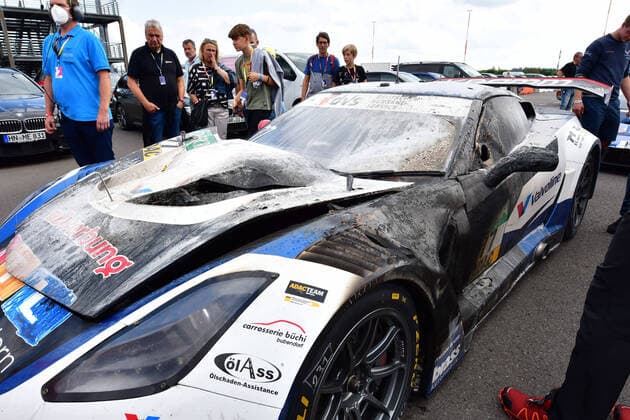 12 09 2021, xbrx, motorsport ADAC GT Masters, Lausitzring race emspor, v l Schmidt, Jeffrey Kirchhoefer, Marvin 77 Corvette C7 GT3 R Callaway Competition , fire, fire, charred, burnt, Klettwitz