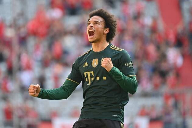 Goal celebration Leroy SANE li,verdect,Bayern Muenchen after goal to the 1 0, jubilation, joy, enthusiasm, action, single picture, cut single motive, half figure, half figure football 1 Bundesliga season 2021 2022, 5 matchday, Spieltag05 FC Bayern Muenchen FL Bochum on 18 09 2021, A L L I A N Z A R E N A Muenchen