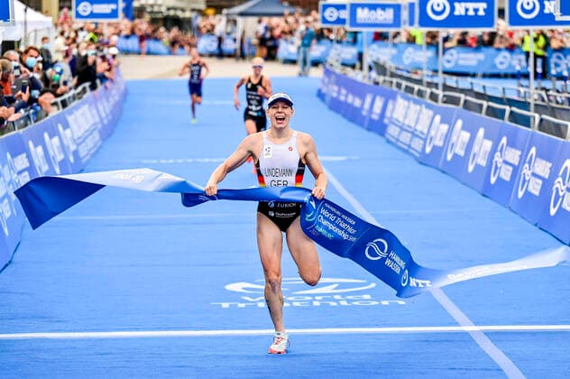 Hamburg Wasser World Triathlon Hamburg, 18 09 2021 Laura Lindemann GER wins the womens classification at the Hamburg Wasser World Triathlon in Hamburg on 18 09 2021 Copyright: xBEAUTIFULxSPORTS J.xGrontzkix