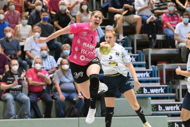 Marlene Kalf TusSies Metzingen 2 TusSies Metzingen vs Sport Union Neckarsulm Handball, HBF, 4 league match, 2021 2022 season , 25 09 2021 TusSies Metzingen vs Sport Union Neckarsulm Handball, HBF, 1 league match, , 2021 2022 season , 25 09 2021 Metzingen Copyright: xEibner-Pressefotox EP_TBR