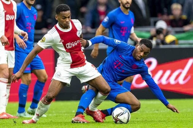 AMSTERDAM, Netherlands, 03-10-2021, football, Johan Cruijff ArenA, Dutch eredivisie, season 2021 2022, during the match Ajax - Utrecht, Ajax player Jurrien Timber, FC Utrecht player Quinten Timber, brothers Timber Ajax - Utrecht x13755114x Copyright: